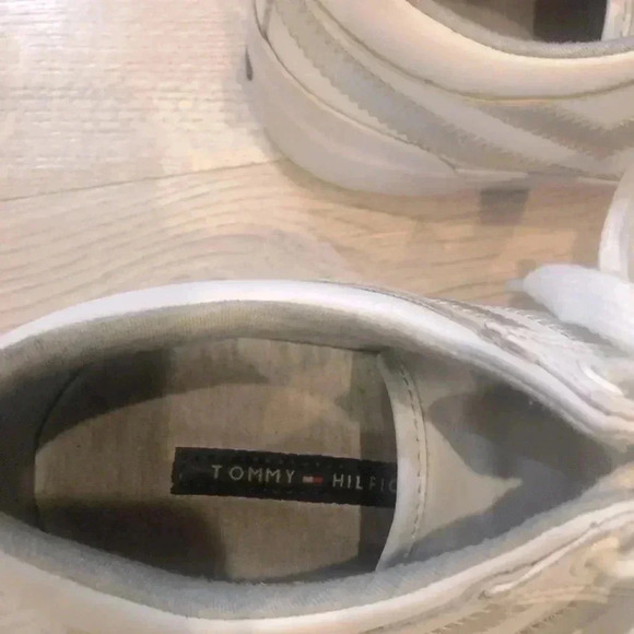 Tommy Hilfiger sneakers -white & silver/7 - Picture 6 of 6